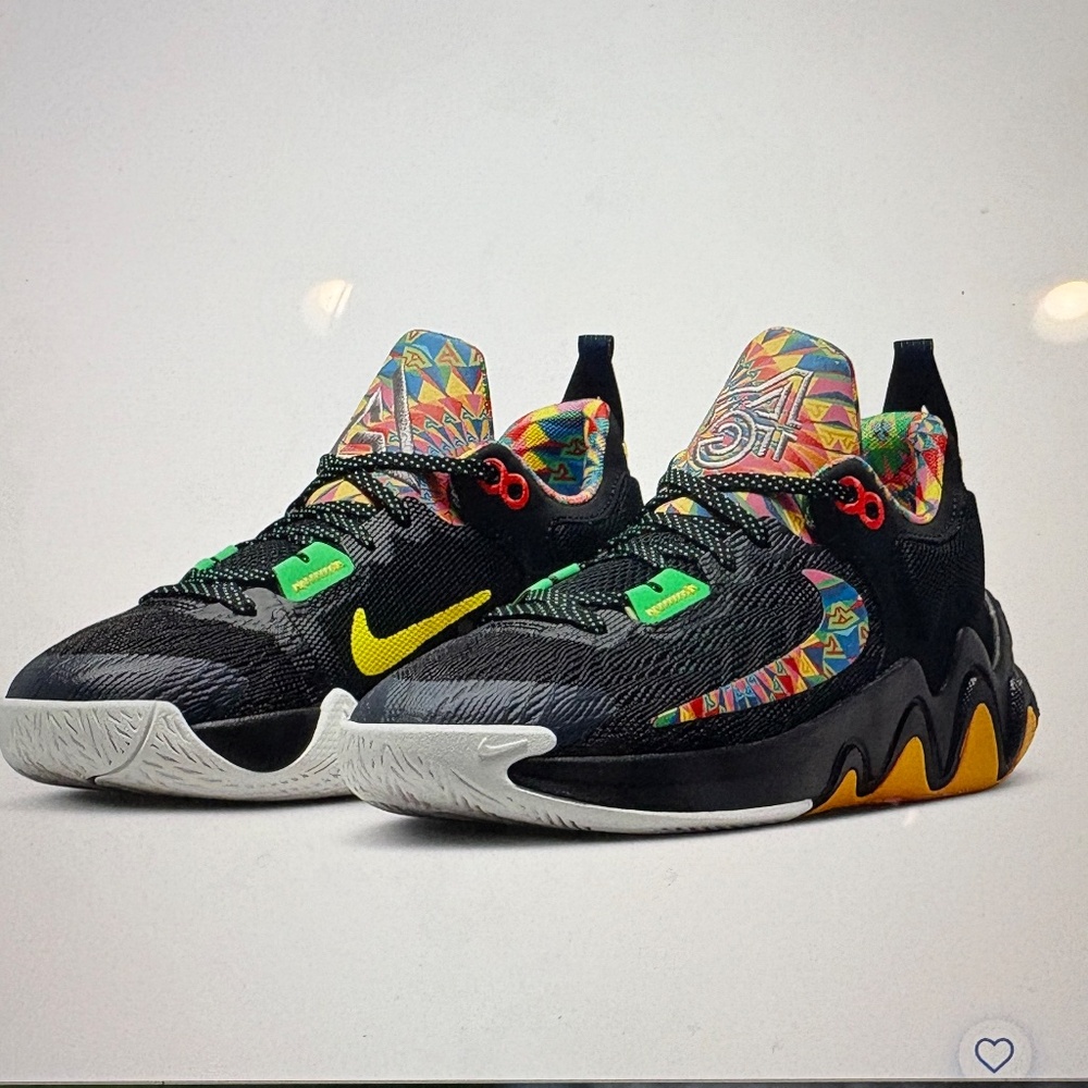 Nike Kids' Giannis Immortality 2 Basketball Shoes - Size 4